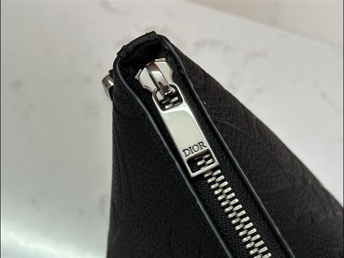 2025228Y 600P203146240